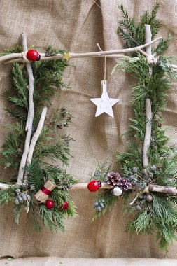 Doğal malzemelerle yapılan Noel süsleri