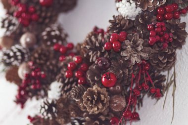 Doğal malzemelerle yapılan Noel süsleri