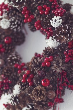 Doğal malzemelerle yapılan Noel süsleri