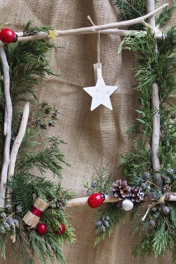 Doğal malzemelerle yapılan Noel süsleri