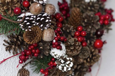 Doğal malzemelerle yapılan Noel süsleri