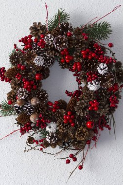 Doğal malzemelerle yapılan Noel süsleri