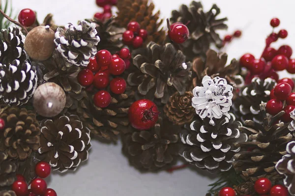 Doğal malzemelerle yapılan Noel süsleri