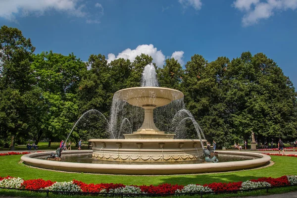 Fontana Storica Nel Parco Saski Varsavia Polonia — Foto Stock