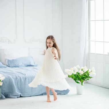 Bahçede çiçek büyüyen lilyum bahçesinde,.