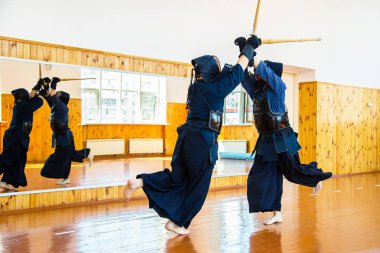 Japon savaş sanatı kılıç mücadele. Spor.