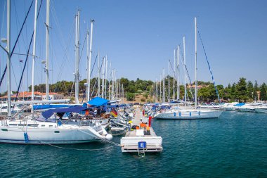 İskele yat, Marina Port Porec Istrian Yarımadası, Hırvatistan, Avrupa ile görünümünü