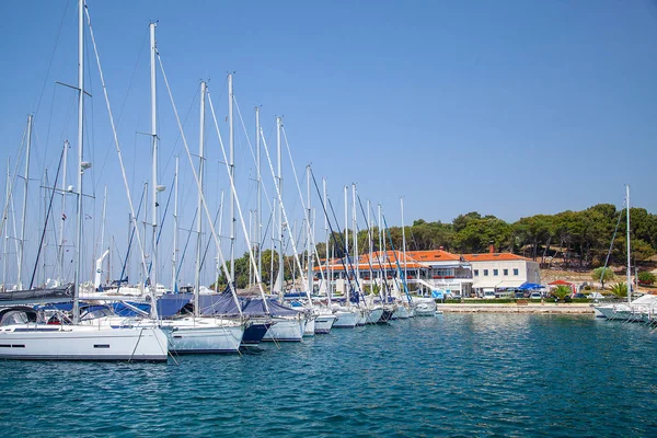 Pohled z přístavu s jachtami, Marina Port Porec istrijský poloostrov, Chorvatsko, Evropa — Stock fotografie