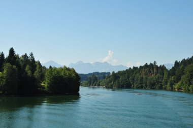 Lake Forggen üzerinden bir görünüm