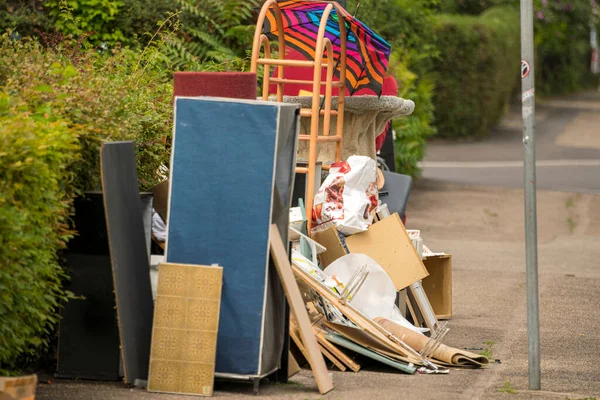 Volumineus Afval Langs Weg Wachtend Verwijdering Door Stad Afvalinzameling — Stockfoto