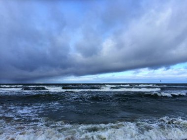 Kaba Baltık Denizi, fırtına geliyor