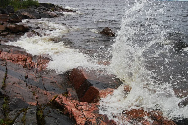 雨のラドガ湖 スプラッシュ — ストック写真