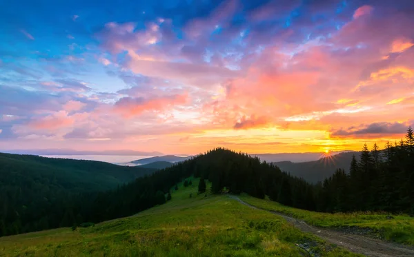 Maravilloso Amanecer Las Montañas — Foto de Stock