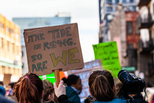 Активисты объединяются в борьбе за изменение климата
