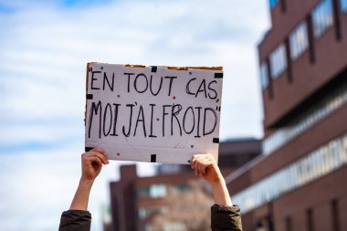 Çevreci Fransız işareti protestoda