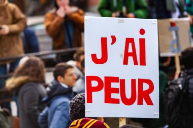 Çevre protestosuna Fransız afişi