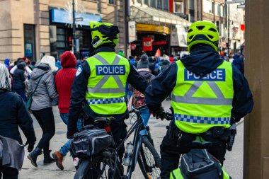 Çevreci aktivistler şehirde yürüdü