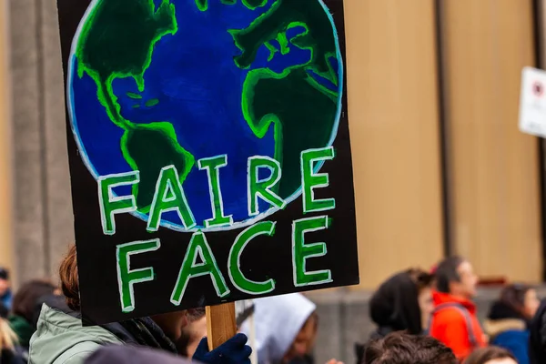 Francouzská placka na ekologickém shromáždění — Stock fotografie