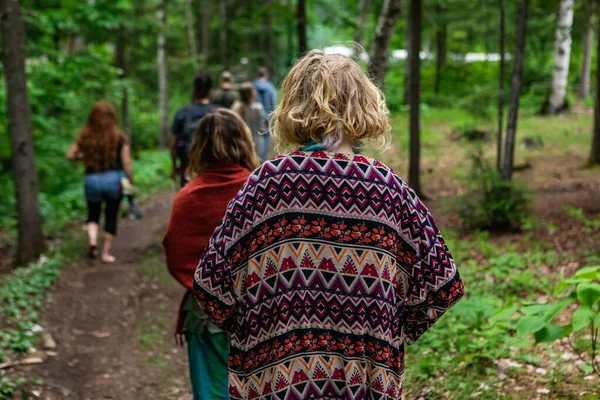 Pessoas diversas gostam de reunião espiritual — Fotografia de Stock