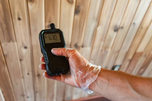 Indoor damp & air quality (IAQ) testing.