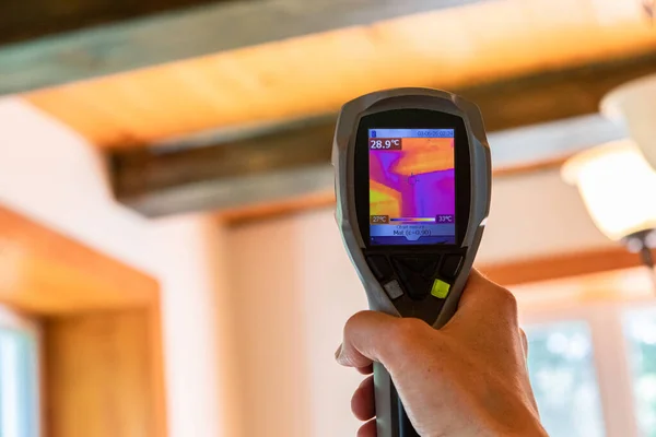 Indoor damp & air quality (IAQ) testing. — Stock Photo, Image