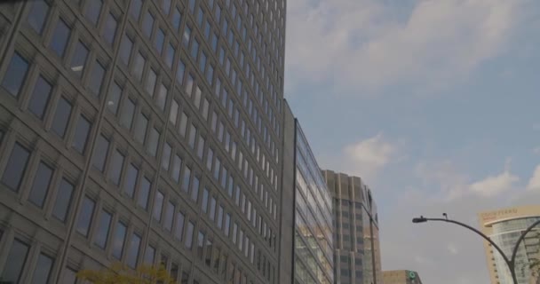 René Levesque Boulevard gebouwen. — Stockvideo