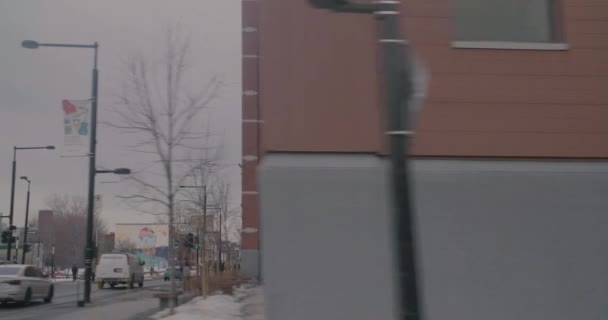 Ontario et coin des rues DIberville . — Video