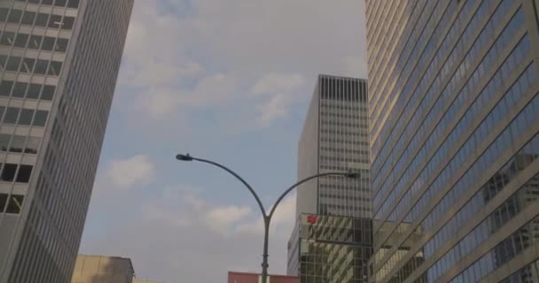 René Levesque Boulevard gebouwen. — Stockvideo