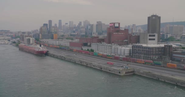 Uitzicht vanaf Jacques Cartier Bridge. — Stockvideo