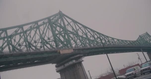 Wurmperspektive auf Jacques Cartier Bridge. — Stockvideo