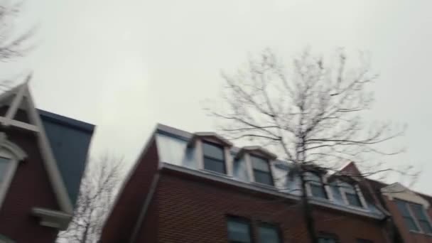 オランダの角度追跡ショットの色のビクトリア朝の家 — ストック動画