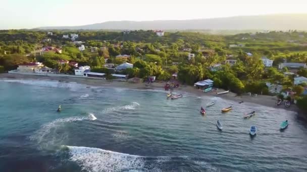 Droning di Pantai Treasur, Jamaika. — Stok Video
