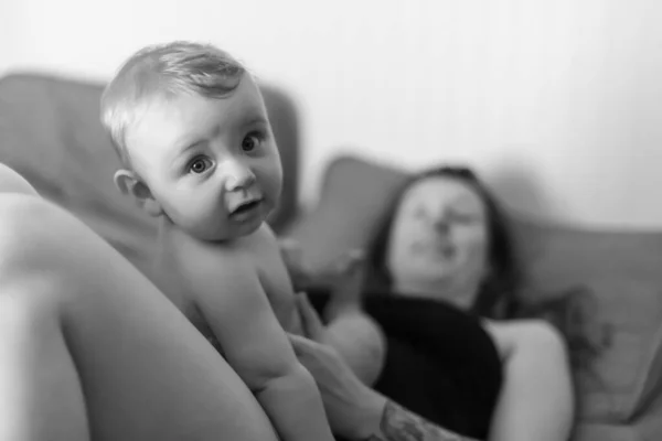 Mother and son, black and white portraits — Stock Photo, Image