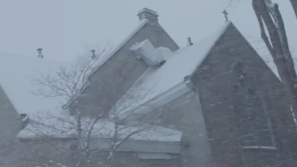 Farní kostel Wardie ve sněhové bouři — Stock video