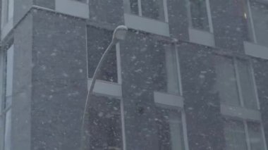 Şehir merkezinde kar fırtınası