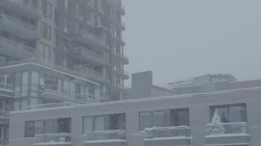 Şehir merkezinde kar fırtınası