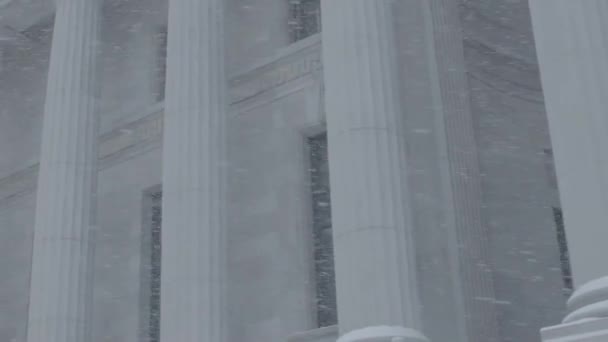 Inverno nevasca no centro da cidade — Vídeo de Stock