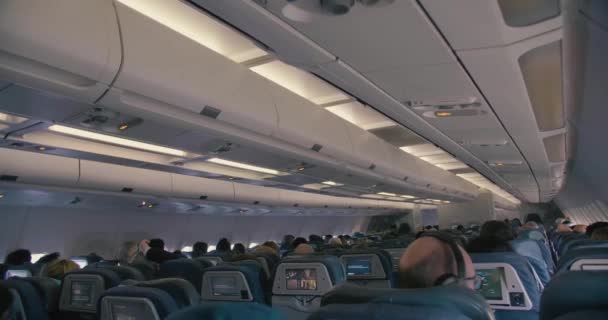 Classe econômica do avião cabine interior. — Vídeo de Stock