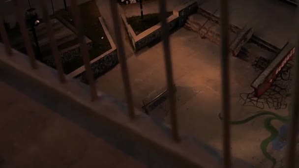 Skate park zonder mensen 's nachts — Stockvideo