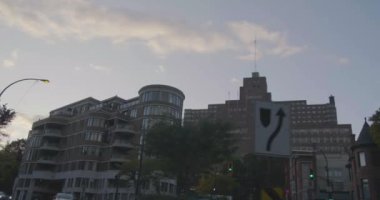 Cote des Neiges Yolu 'nda.