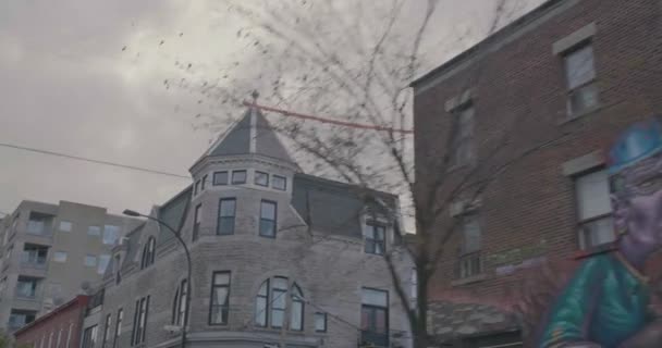 Вид на фасады зданий на улице Рэйчел . — стоковое видео