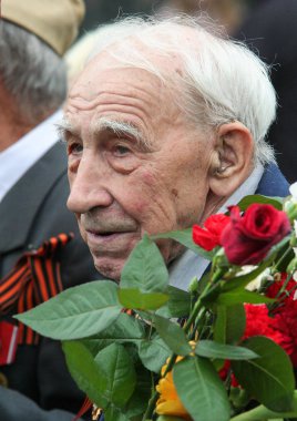 05.09.2012, Moscow, Rusya Federasyonu. İkinci Dünya Savaşı gazileri kapatın. Zafer Bayramı kutlamalarının Moskova. Rusya'nın en iyi tatil.