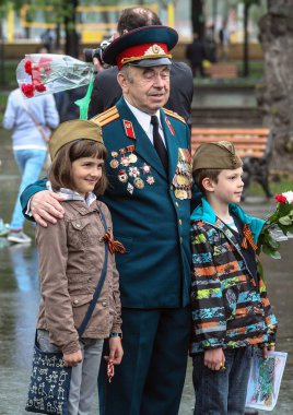 05.09.2012, Moscow, Rusya Federasyonu. Parkın orada akrabaları ile ikinci Dünya Savaşı gazileri. Rusya'nın büyük tatil.