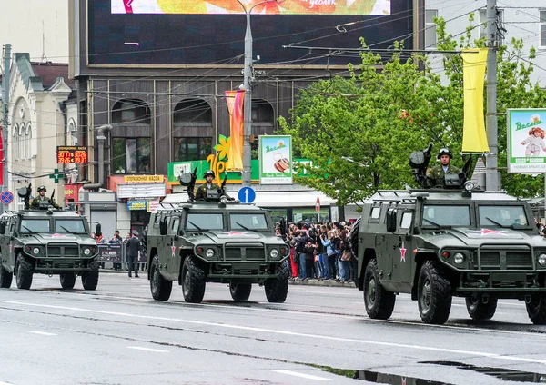 05.09.2012, Moscow, Rusya Federasyonu. Zafer'ın günü kutlama. Yangın önleyici donatım geçit Moskova Merkezi sokakta biri üzerinde.