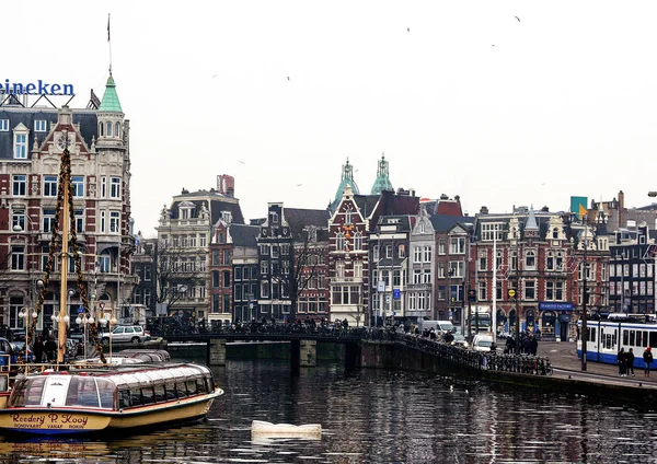 2010 Amsterdam Olanda Architettura Canale Con Barche Amsterdam Viaggio Europa — Foto Stock