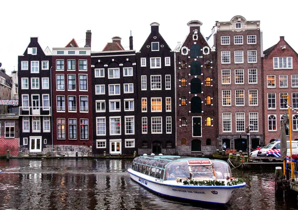2010 Amsterdam Holland Architektur Und Kanal Mit Booten Amsterdam Anreise — Stockfoto