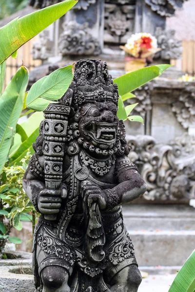 Une Ancienne Sculpture Pierre Ubud Des Vues Indonésie Voyage Autour Photos De Stock Libres De Droits