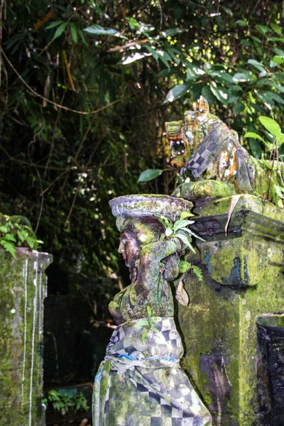 Uma Antiga Escultura Pedra Ubud Visões Indonésia Viajar Pelo Mundo — Fotografia de Stock