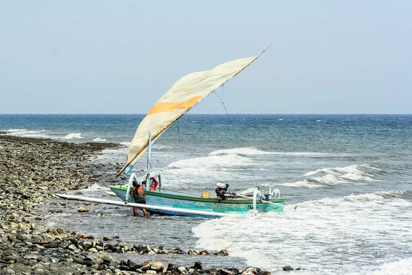 2009 Ubud Bali Balıkçı Teknesi Dalgalar Endonezya Nın Deniz Manzarası — Stok fotoğraf