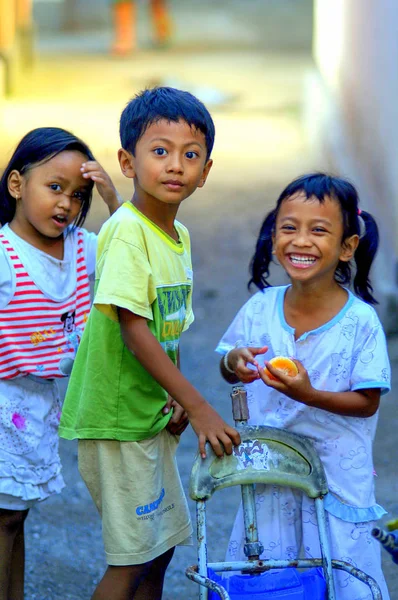 2010 Убуд Бали Дети Пляже Пейзаж Детьми Деревне Персоналии Индонезия — стоковое фото